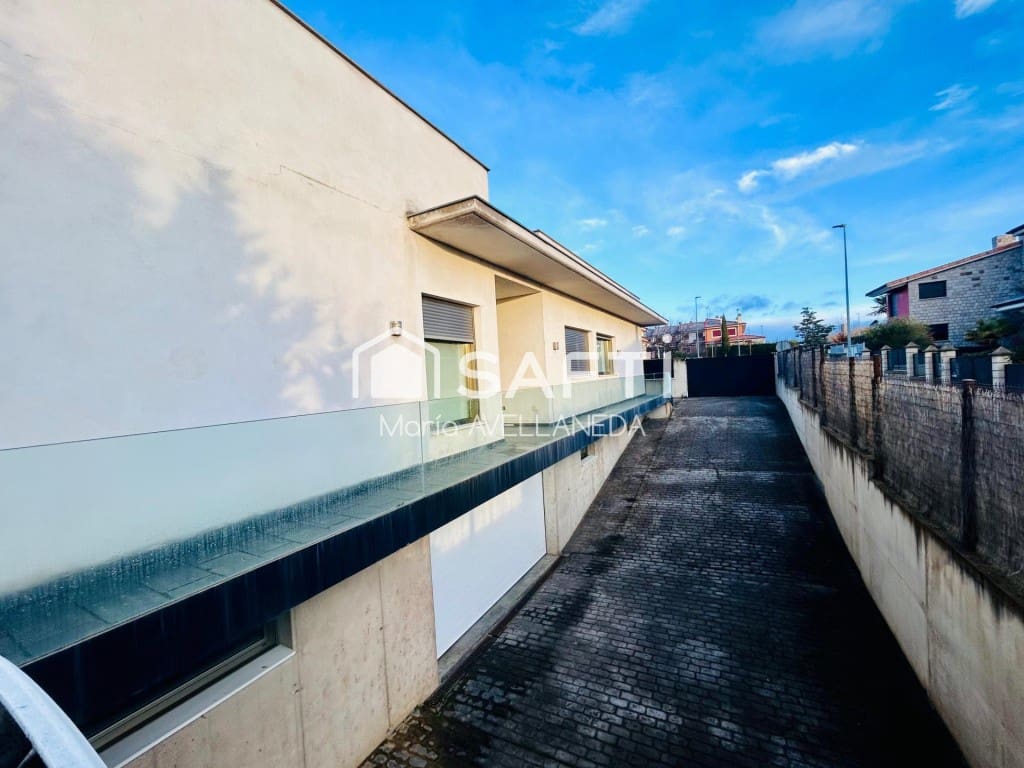 5 Zimmer Villa zu verkaufen in Villaquilambre mit Garage - 515.000 € (Ref: 9494402)