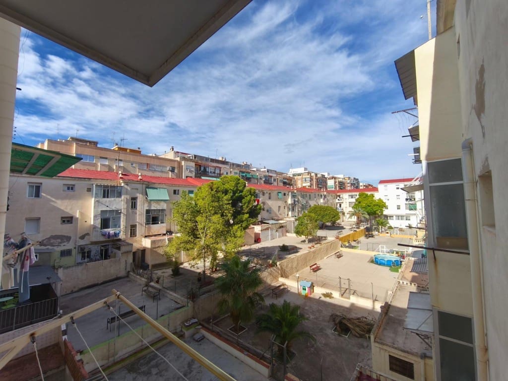 3 bedroom Apartment for sale in Alicante / Alacant city - € 187,000 (Ref: 9497241)