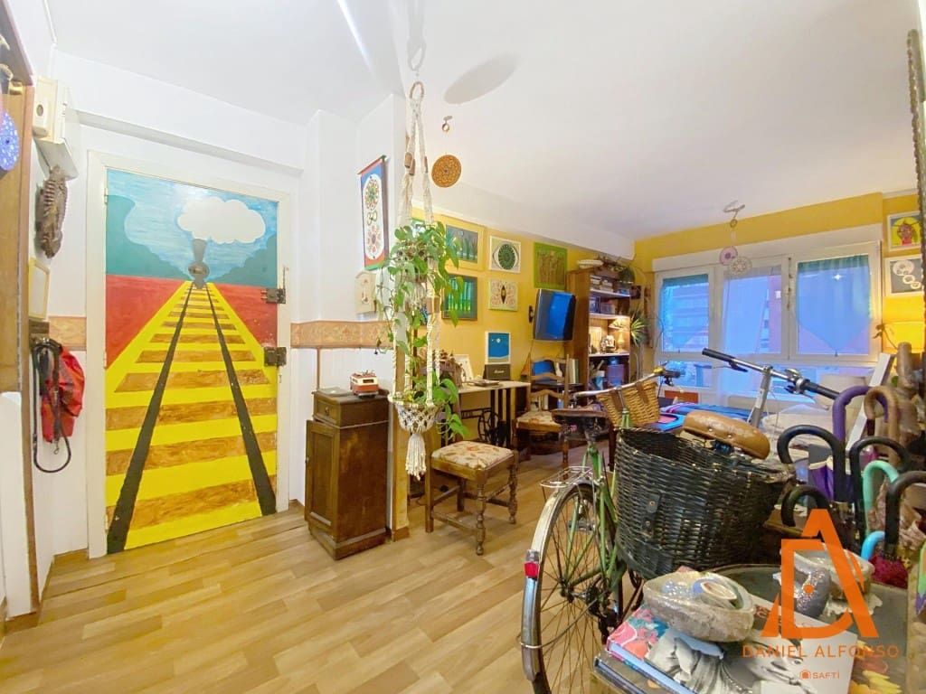 3 bedroom Apartment for sale in Gijon - € 274,000 (Ref: 9497242)