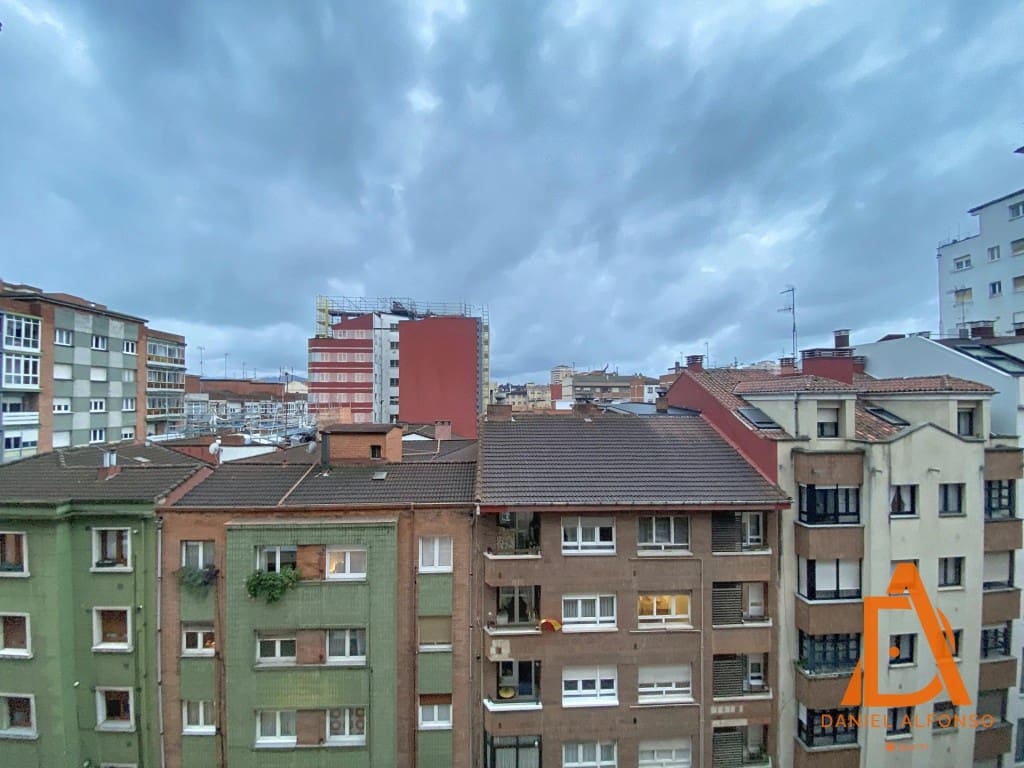 3 bedroom Apartment for sale in Gijon - € 274,000 (Ref: 9497242)