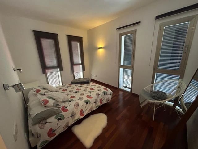 3 bedroom Villa for rent in Vilafranca de Bonany - € 1,500 (Ref: 9497243)