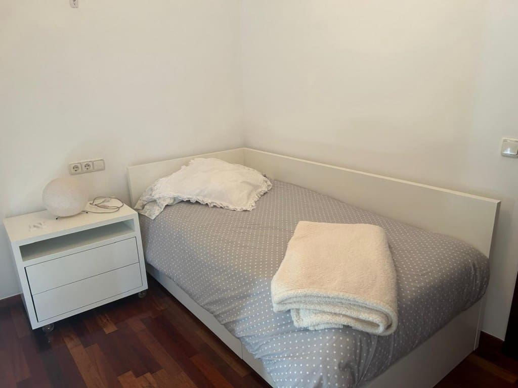 3 bedroom Villa for rent in Vilafranca de Bonany - € 1,500 (Ref: 9497243)