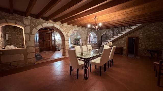 5 sovrum Finca/Hus på landet att hyra i Muro - 3 000 € (Ref: 9497244)