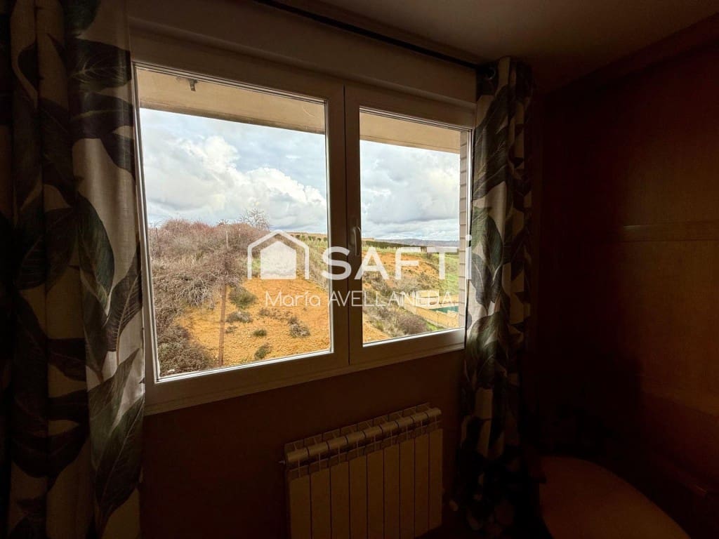 4 bedroom Flat for sale in Villaquilambre with garage - € 210,000 (Ref: 9497249)