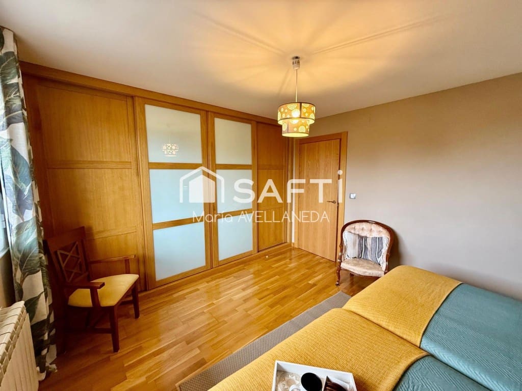 4 bedroom Flat for sale in Villaquilambre with garage - € 210,000 (Ref: 9497249)