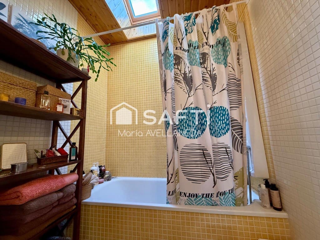 4 bedroom Flat for sale in Villaquilambre with garage - € 210,000 (Ref: 9497249)