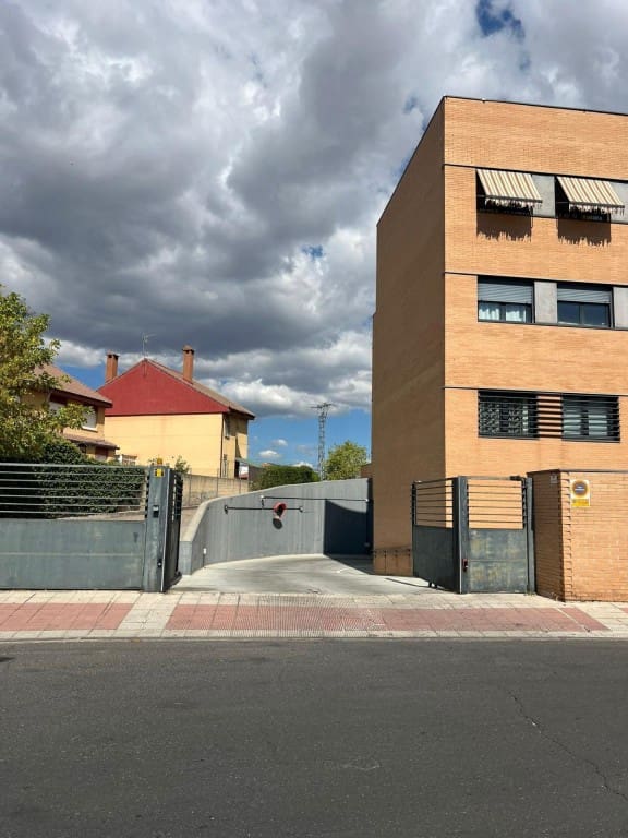Garage for sale in Collado Villalba - € 7,900 (Ref: 9497255)