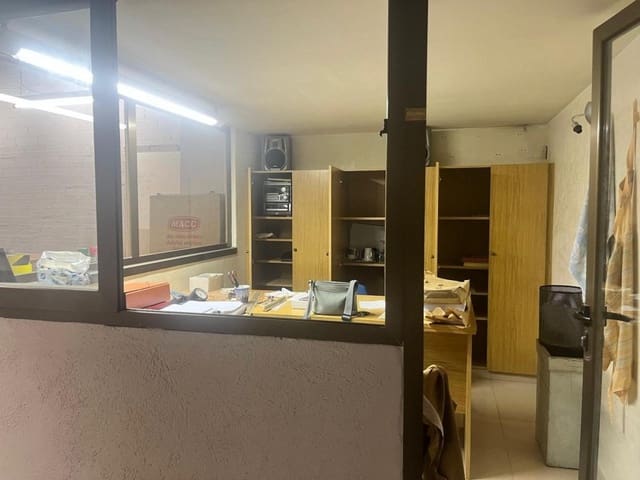 Erhverv til salg i Esplugues de Llobregat - € 150.000 (Ref: 9497263)