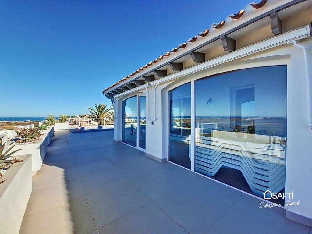 5 soveværelse Villa til salg i Pego med swimmingpool - € 895.000 (Ref: 9502137)