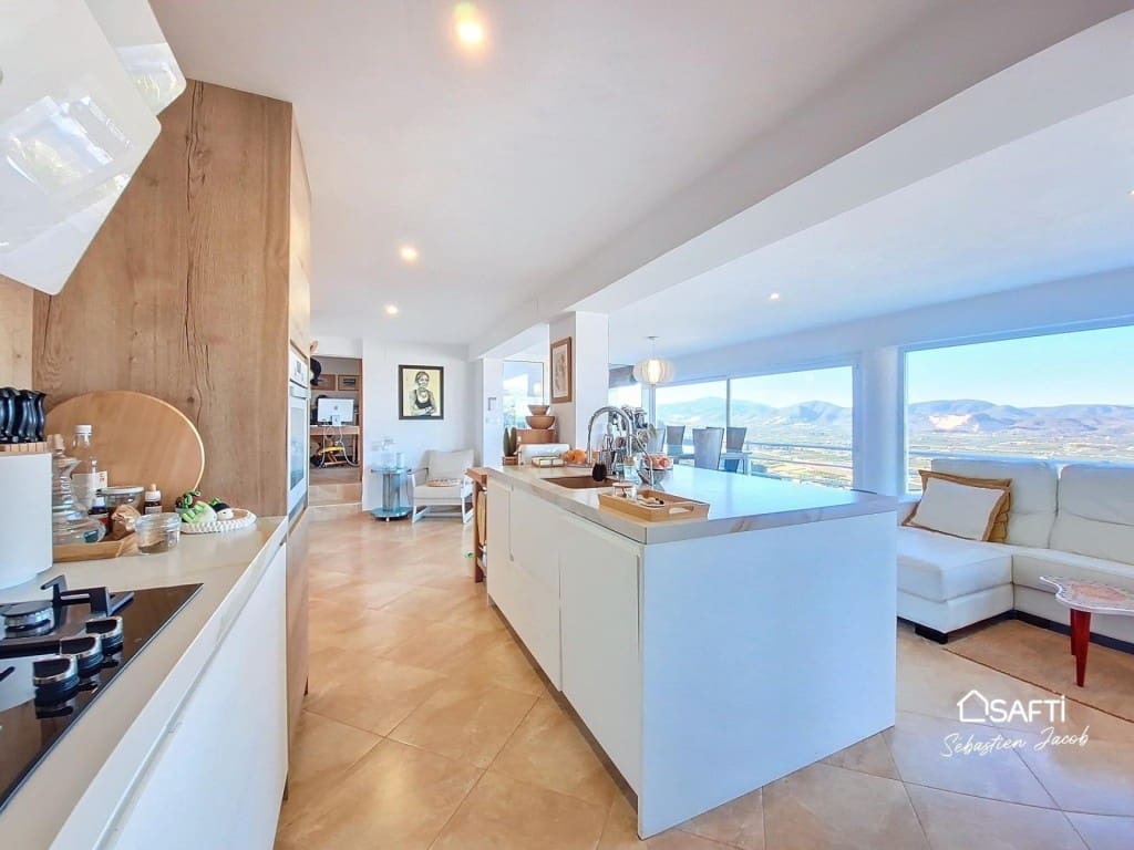 5 soveværelse Villa til salg i Pego med swimmingpool - € 895.000 (Ref: 9502137)