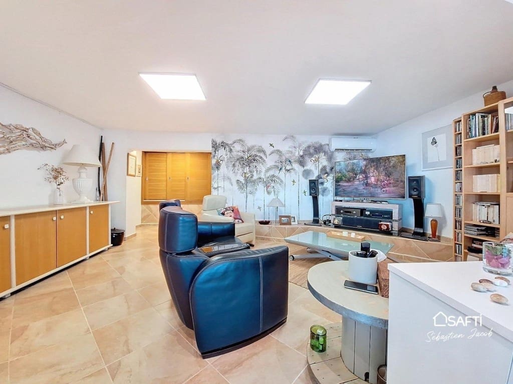 5 soveværelse Villa til salg i Pego med swimmingpool - € 895.000 (Ref: 9502137)