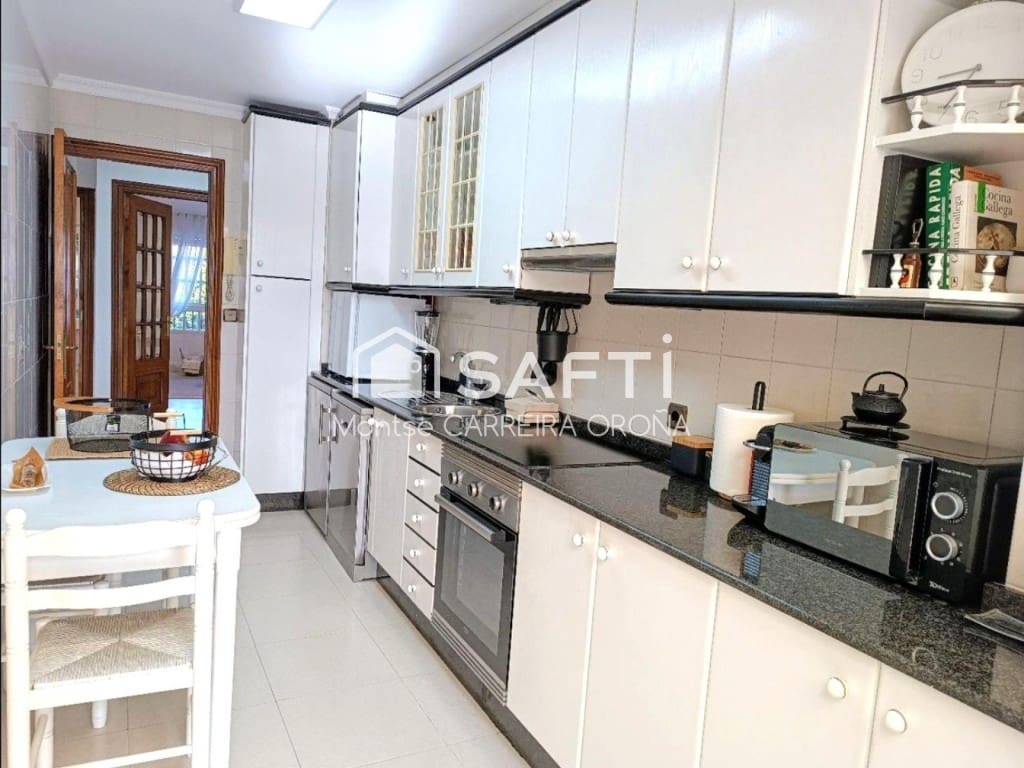 2 bedroom Apartment for rent in Santiago de Compostela - € 850 (Ref: 9502141)