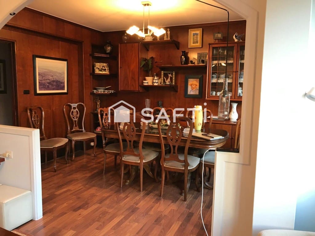 5 sovrum Radhus till salu i Santiago de Compostela - 555 000 € (Ref: 9502142)