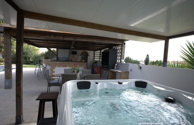 4 soveværelse Finca/Landehus til salg i Manzanilla med swimmingpool garage - € 395.000 (Ref: 9502145)