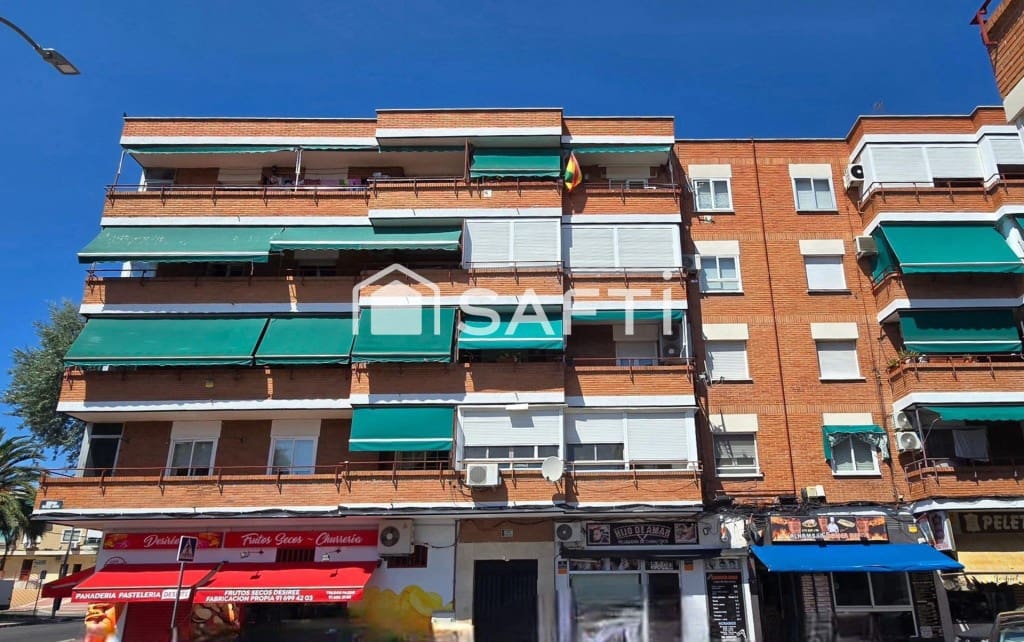 4 bedroom Apartment for sale in Parla - € 229,000 (Ref: 9502146)