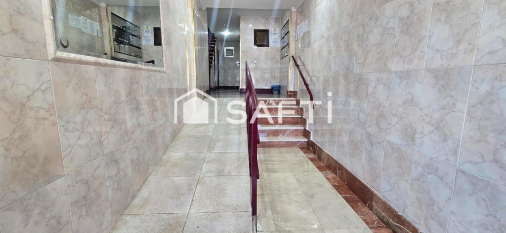 4 bedroom Apartment for sale in Parla - € 229,000 (Ref: 9502146)