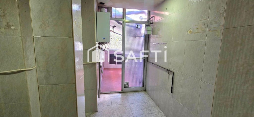 4 bedroom Apartment for sale in Parla - € 229,000 (Ref: 9502146)