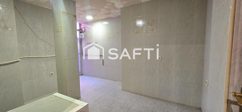 4 bedroom Apartment for sale in Parla - € 229,000 (Ref: 9502146)