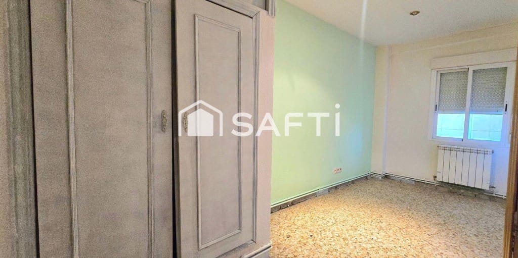4 bedroom Apartment for sale in Parla - € 229,000 (Ref: 9502146)