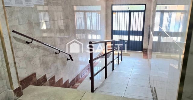 4 bedroom Apartment for sale in Parla - € 229,000 (Ref: 9502146)
