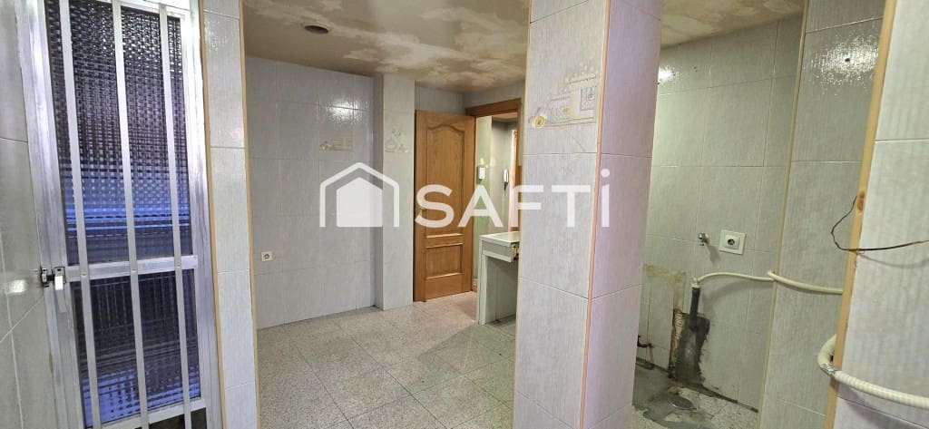 4 bedroom Apartment for sale in Parla - € 229,000 (Ref: 9502146)