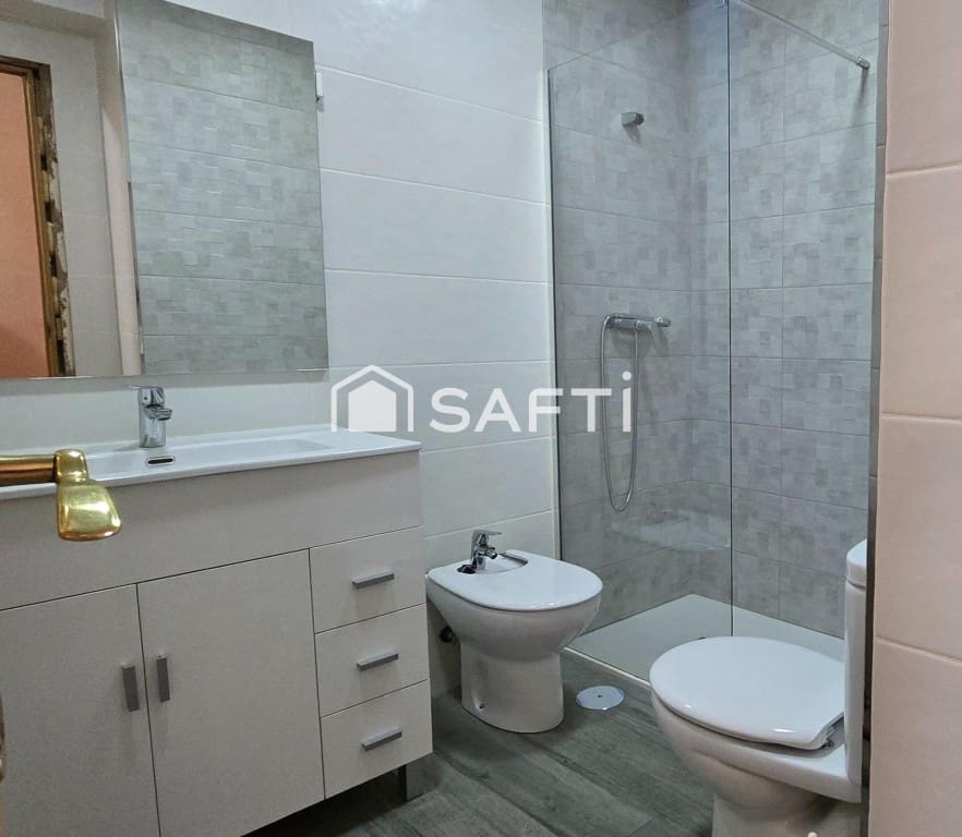 4 bedroom Apartment for sale in Parla - € 229,000 (Ref: 9502146)