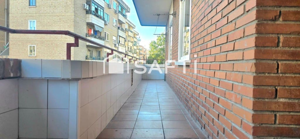 4 bedroom Apartment for sale in Parla - € 229,000 (Ref: 9502146)
