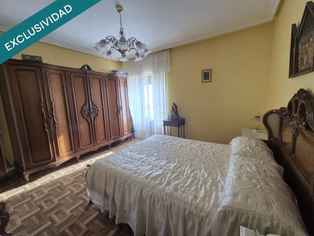 Chalet de 4 habitaciones en San Andrés del Rabanedo en venta - 220.000 € (Ref: 9502151)