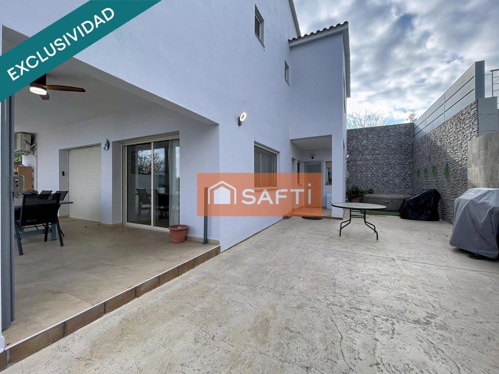 5 bedroom Villa for sale in Pacs del Penedes with pool garage - € 450,000 (Ref: 9504032)