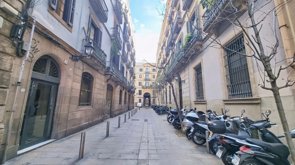 6 soveværelse Lejlighed til salg i Barcelona by - € 490.000 (Ref: 9504033)
