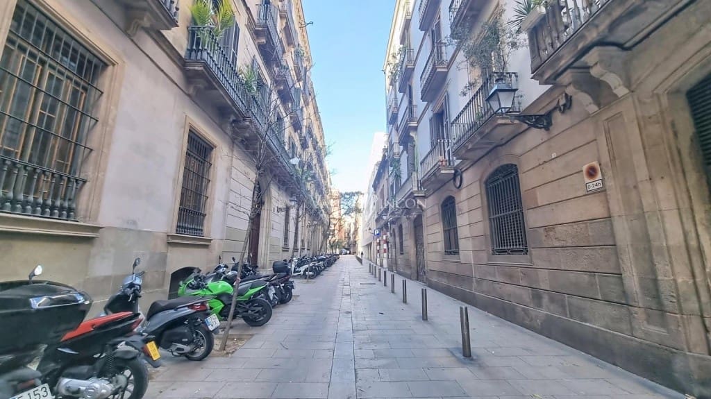 6 soveværelse Lejlighed til salg i Barcelona by - € 490.000 (Ref: 9504033)