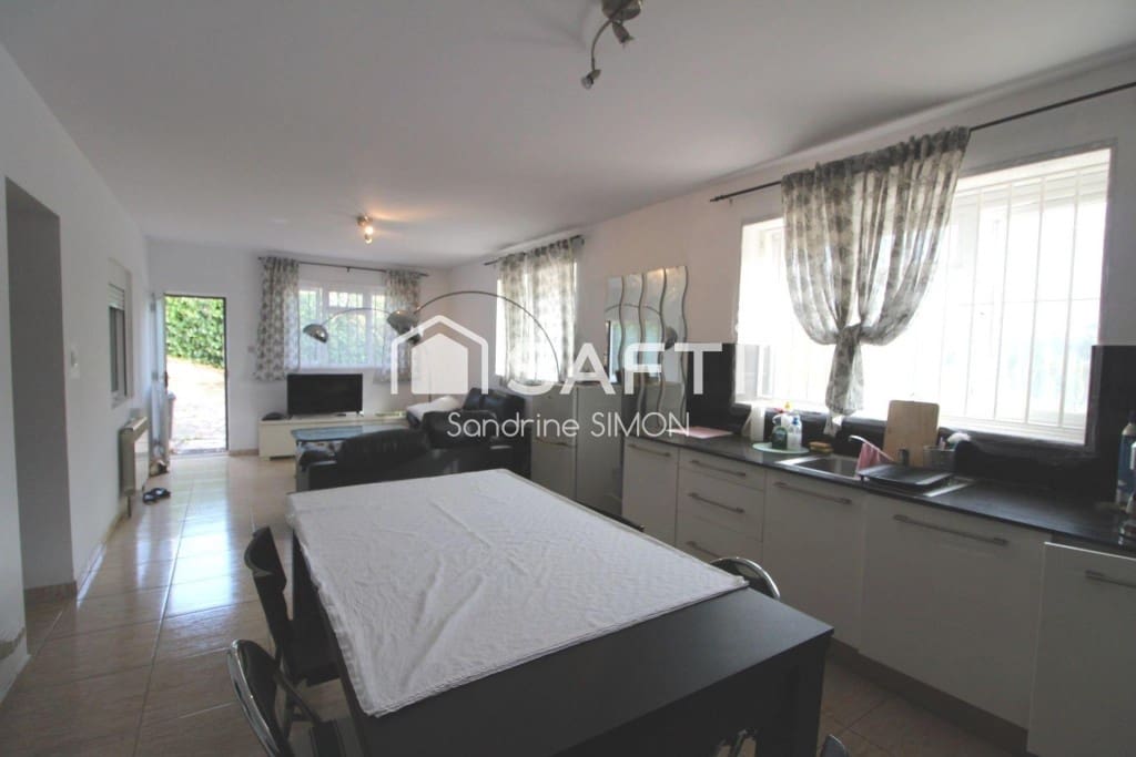 4 bedroom Villa for sale in Lloret de Mar with pool garage - € 290,000 (Ref: 9504034)