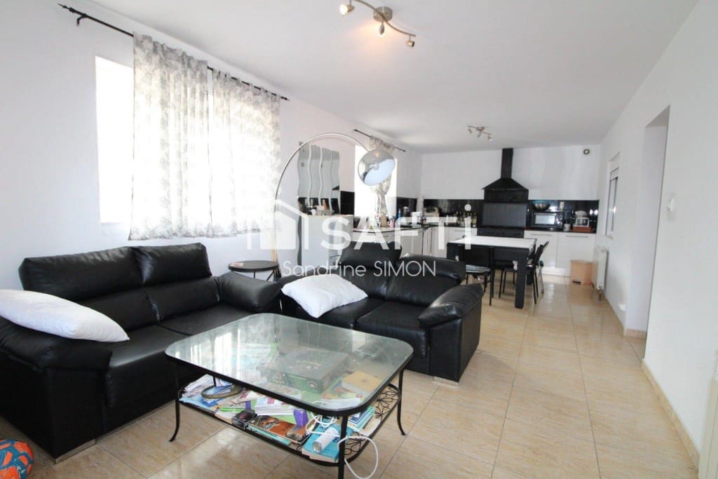 4 bedroom Villa for sale in Lloret de Mar with pool garage - € 290,000 (Ref: 9504034)