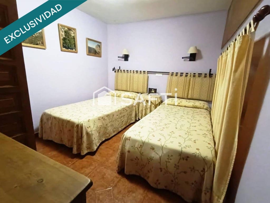 Local Comercial en Los Navalucillos en venta - 240.000 € (Ref: 9504036)