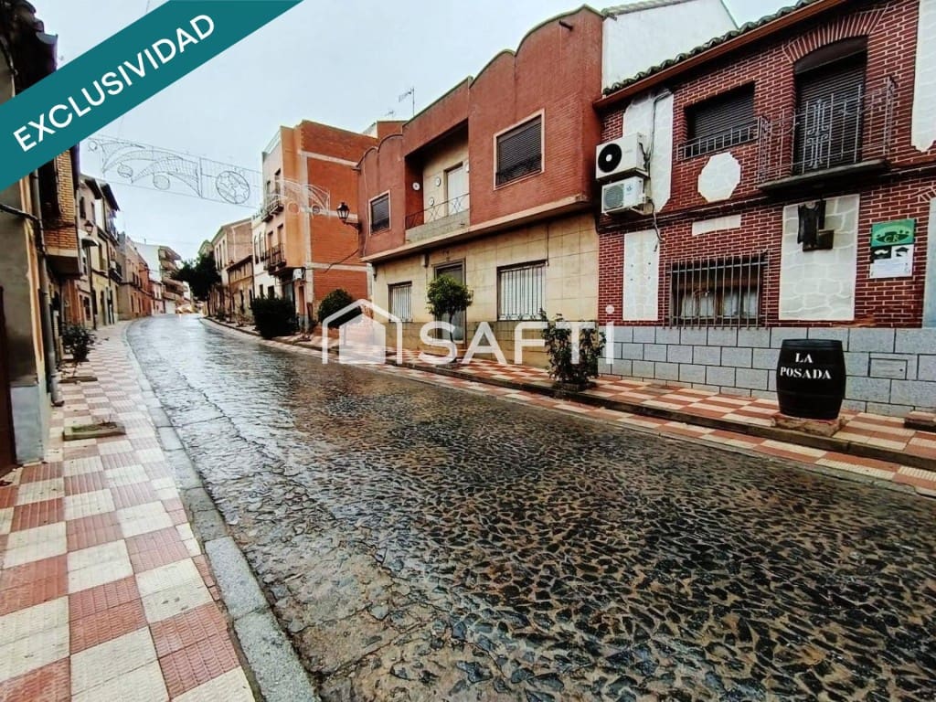 Local Comercial en Los Navalucillos en venta - 240.000 € (Ref: 9504036)