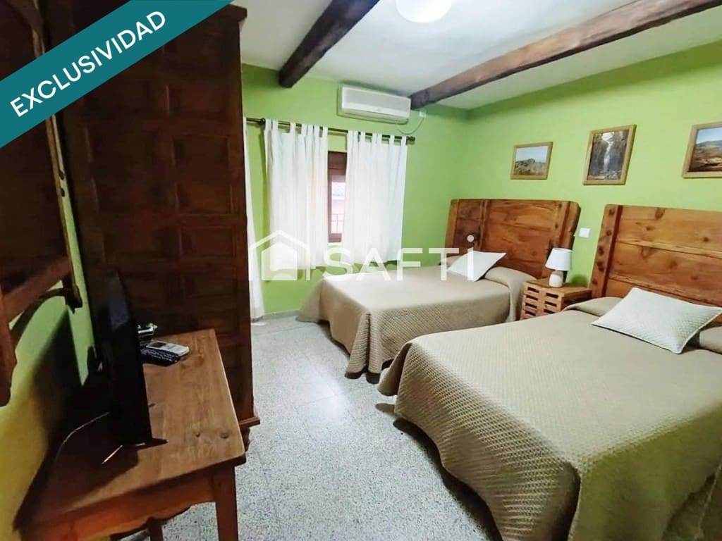 Local Comercial en Los Navalucillos en venta - 240.000 € (Ref: 9504036)