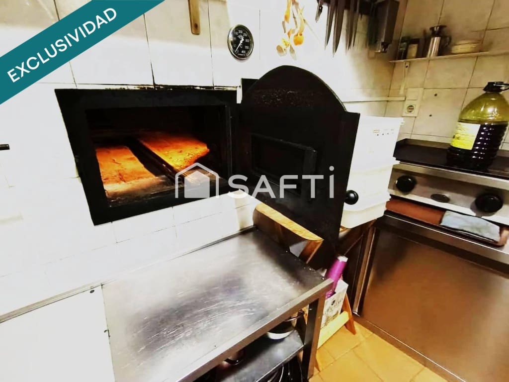 Local Comercial en Los Navalucillos en venta - 240.000 € (Ref: 9504036)