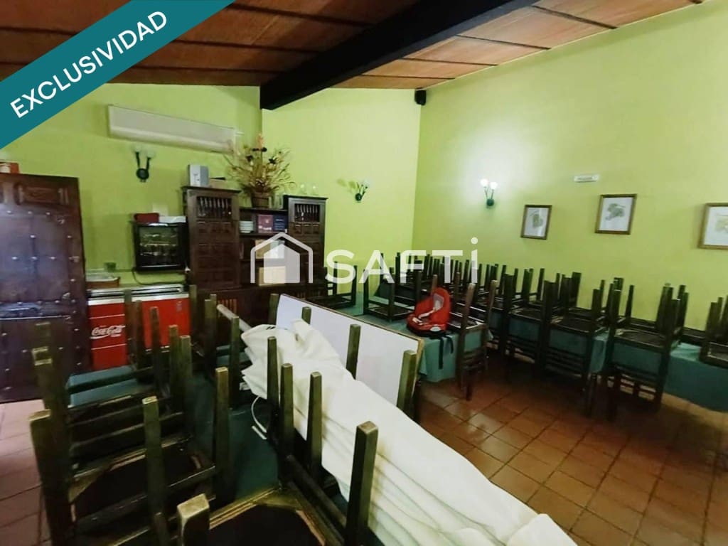 Local Comercial en Los Navalucillos en venta - 240.000 € (Ref: 9504036)