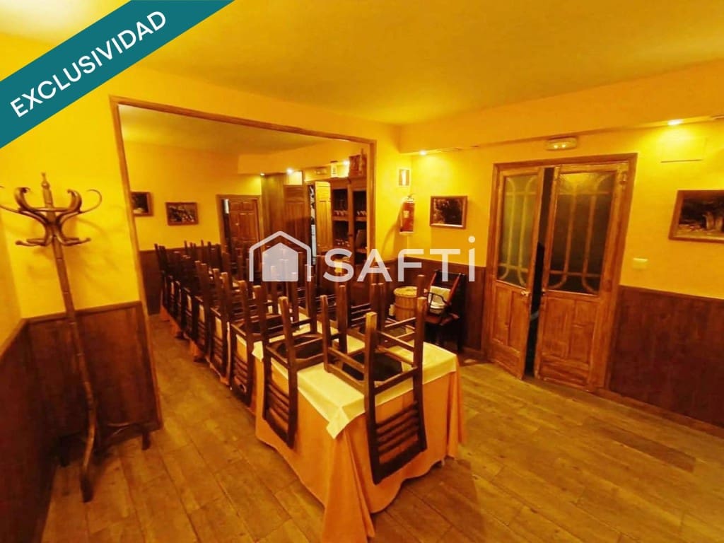 Local Comercial en Los Navalucillos en venta - 240.000 € (Ref: 9504036)