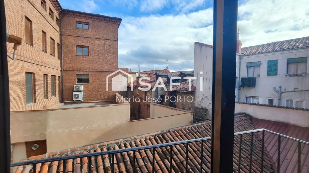 2 soverom Leilighet til salgs i Leon by - € 165 000 (Ref: 9504037)