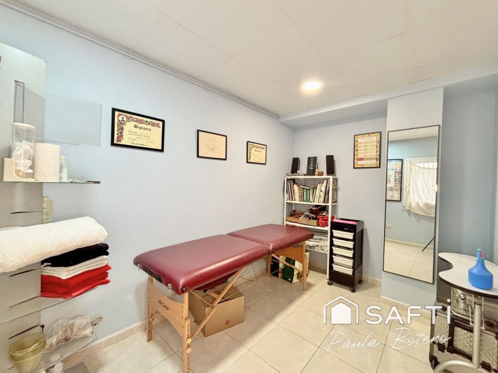 Gewerbe zu verkaufen in Vilanova i la Geltru - 148.000 € (Ref: 9504040)