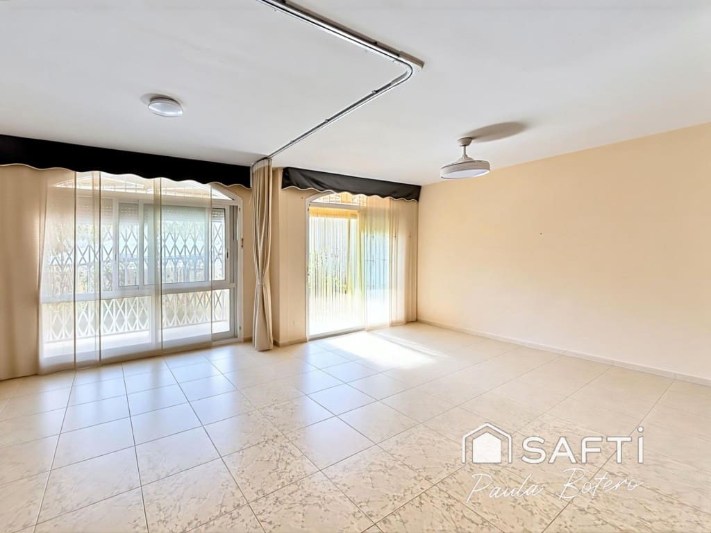 5 sovrum Radhus till salu i Vilanova i la Geltru med garage - 345 000 € (Ref: 9504041)