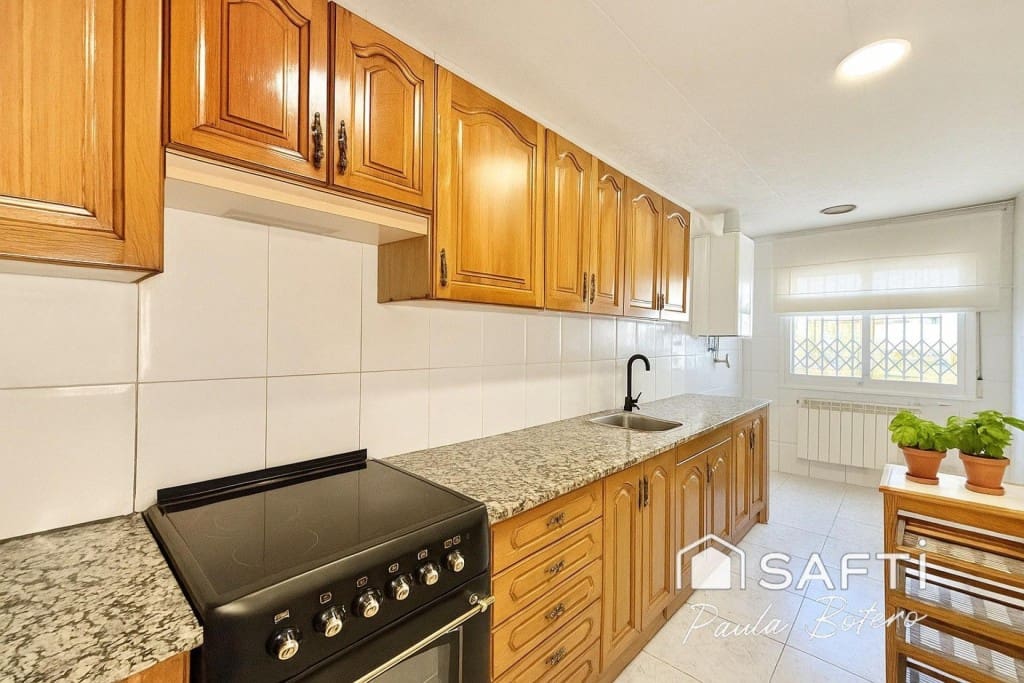 5 sovrum Radhus till salu i Vilanova i la Geltru med garage - 345 000 € (Ref: 9504041)