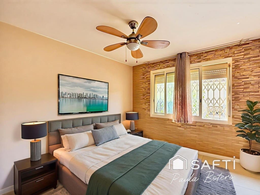 5 sovrum Radhus till salu i Vilanova i la Geltru med garage - 345 000 € (Ref: 9504041)