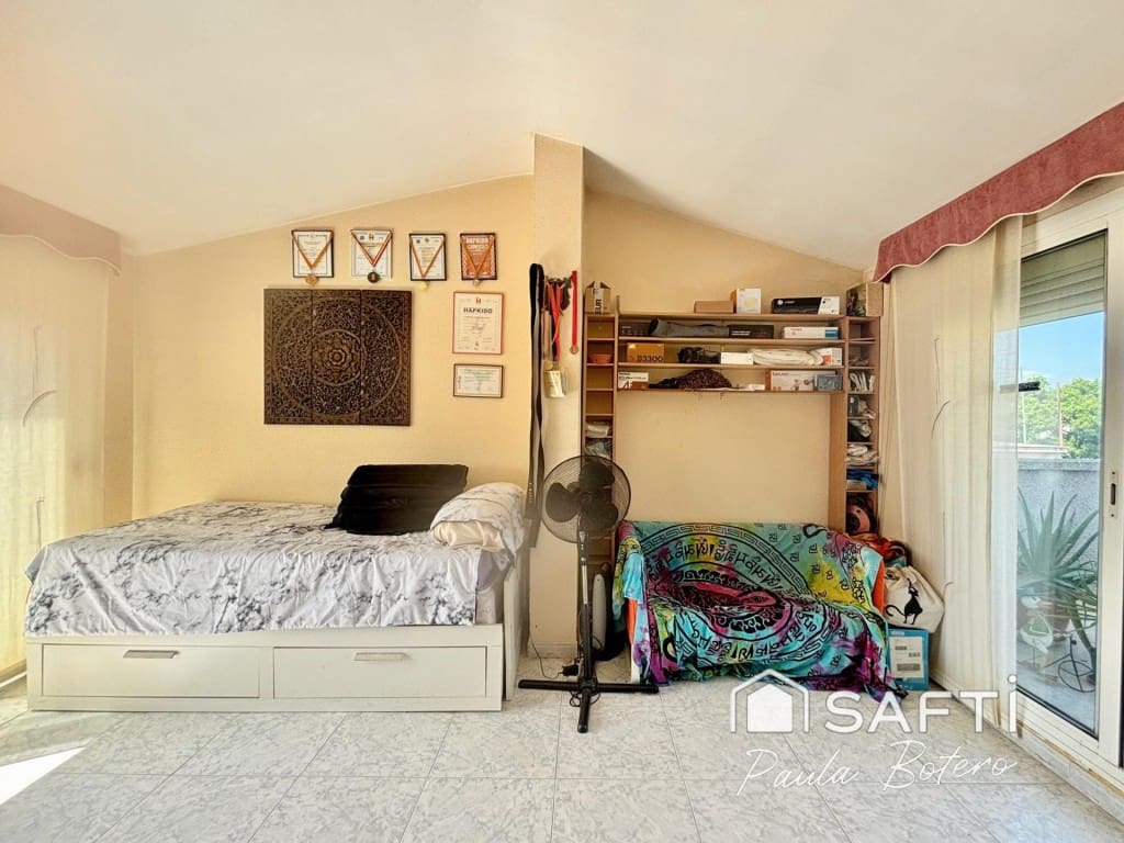 5 sovrum Radhus till salu i Vilanova i la Geltru med garage - 345 000 € (Ref: 9504041)