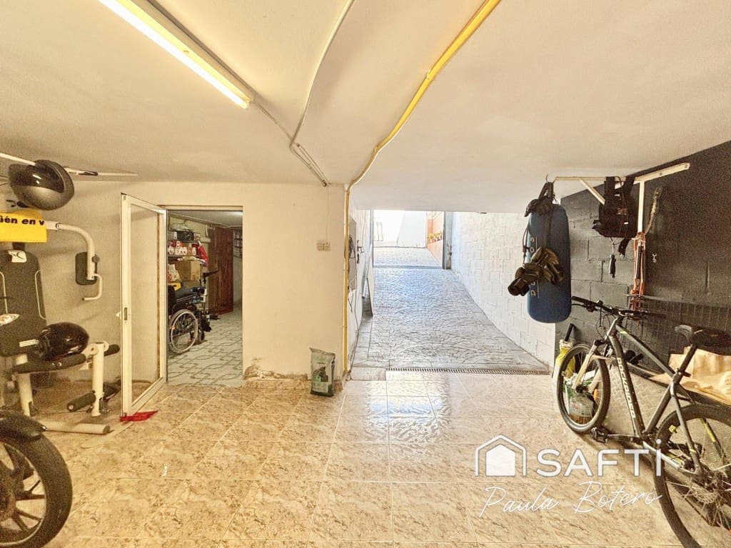 5 sovrum Radhus till salu i Vilanova i la Geltru med garage - 345 000 € (Ref: 9504041)