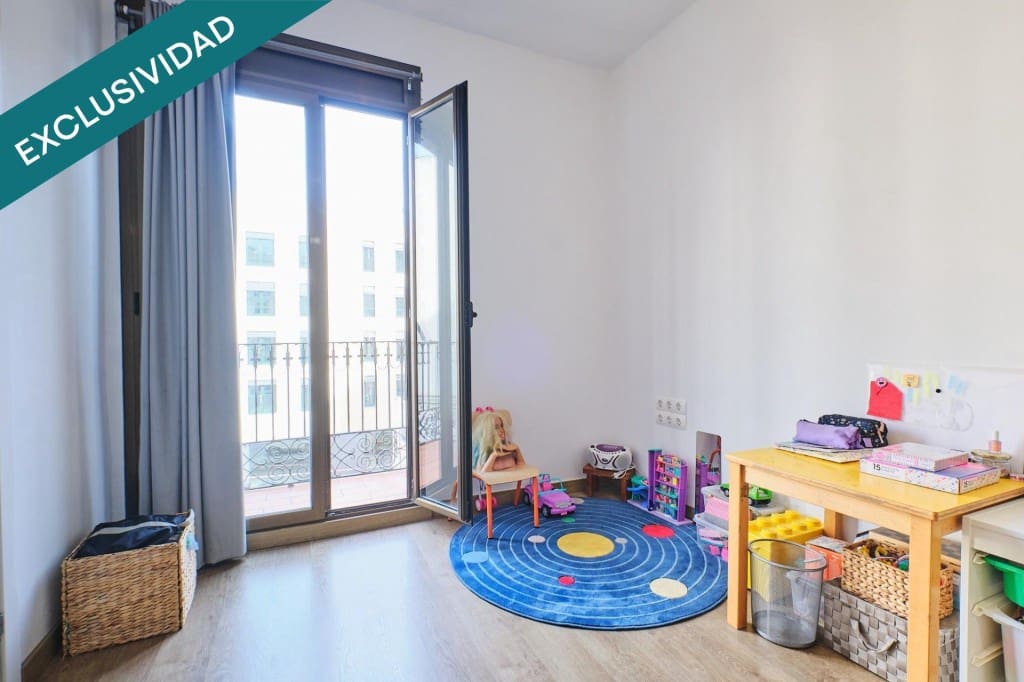 3 bedroom Apartment for sale in Barcelona city - € 299,000 (Ref: 9508724)