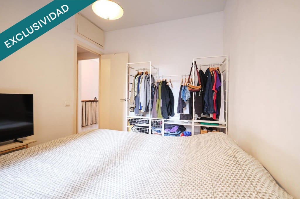 3 bedroom Apartment for sale in Barcelona city - € 299,000 (Ref: 9508724)