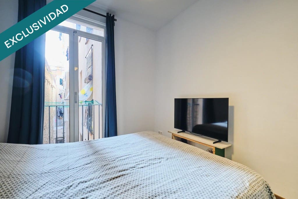 3 bedroom Apartment for sale in Barcelona city - € 299,000 (Ref: 9508724)