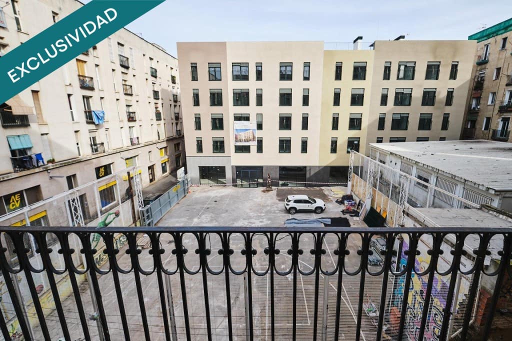 3 bedroom Apartment for sale in Barcelona city - € 299,000 (Ref: 9508724)